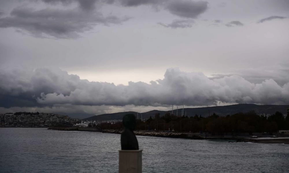 Καιρός αύριο: Τσουχτερό κρύο με τοπικές βροχές – Πού θα υπάρχει παγετός